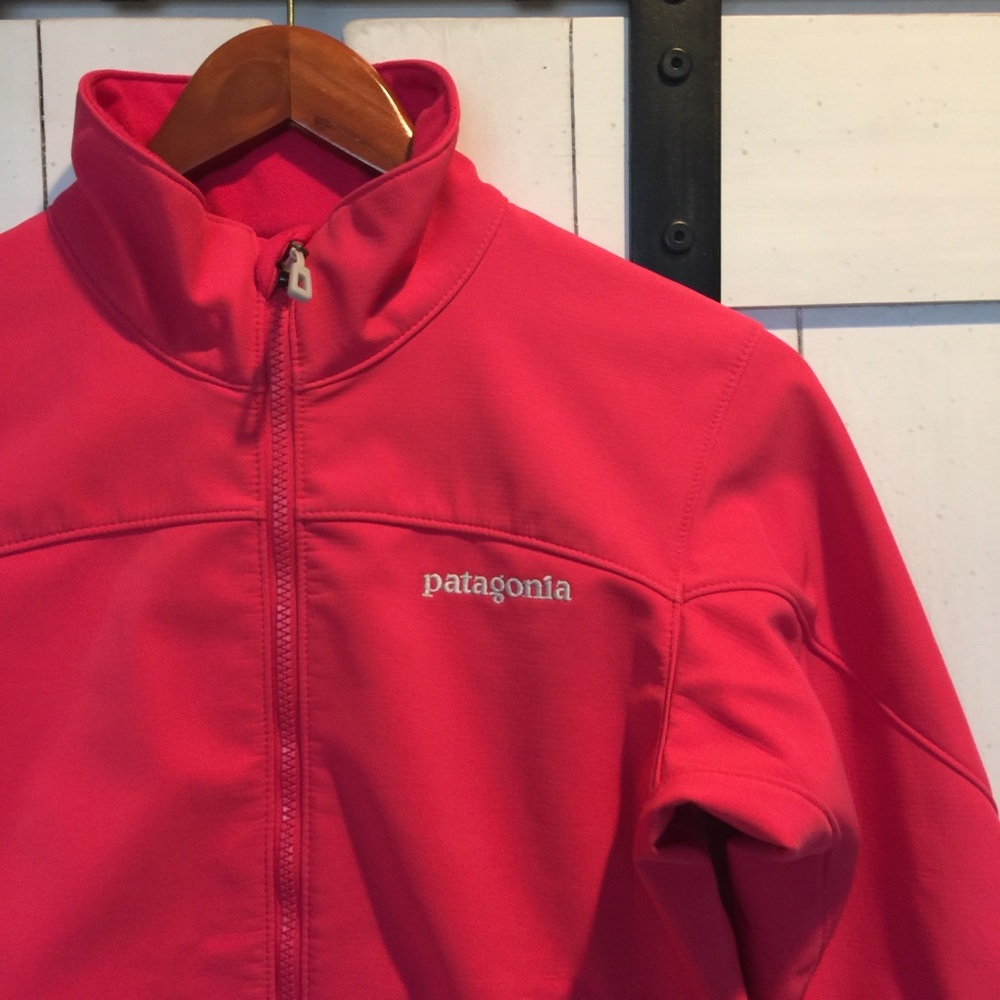 Pink Patagonia jackets - Picture 3 of 6